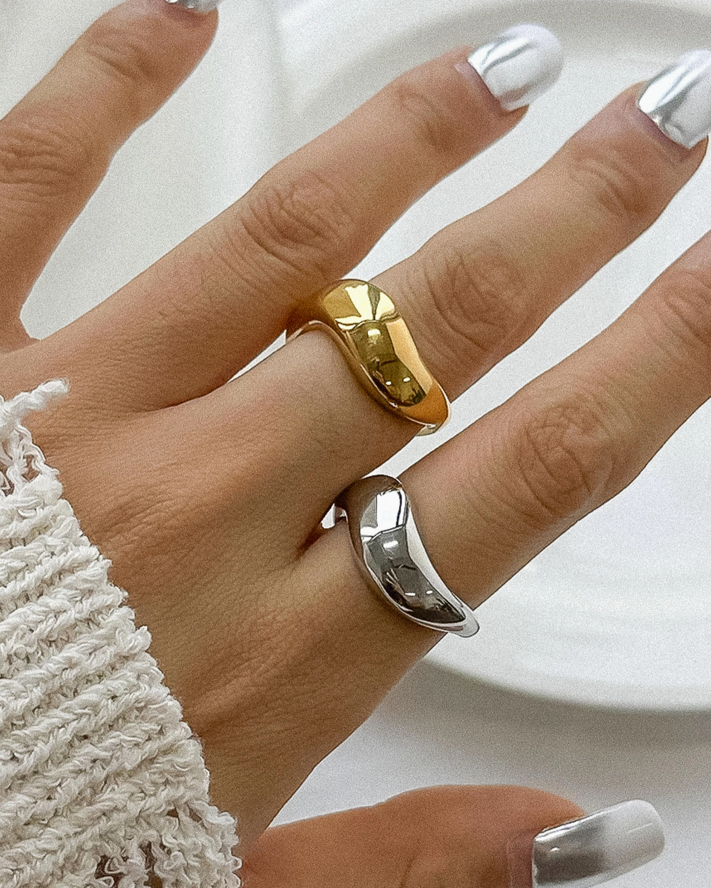 The Golden Current Wavy Band