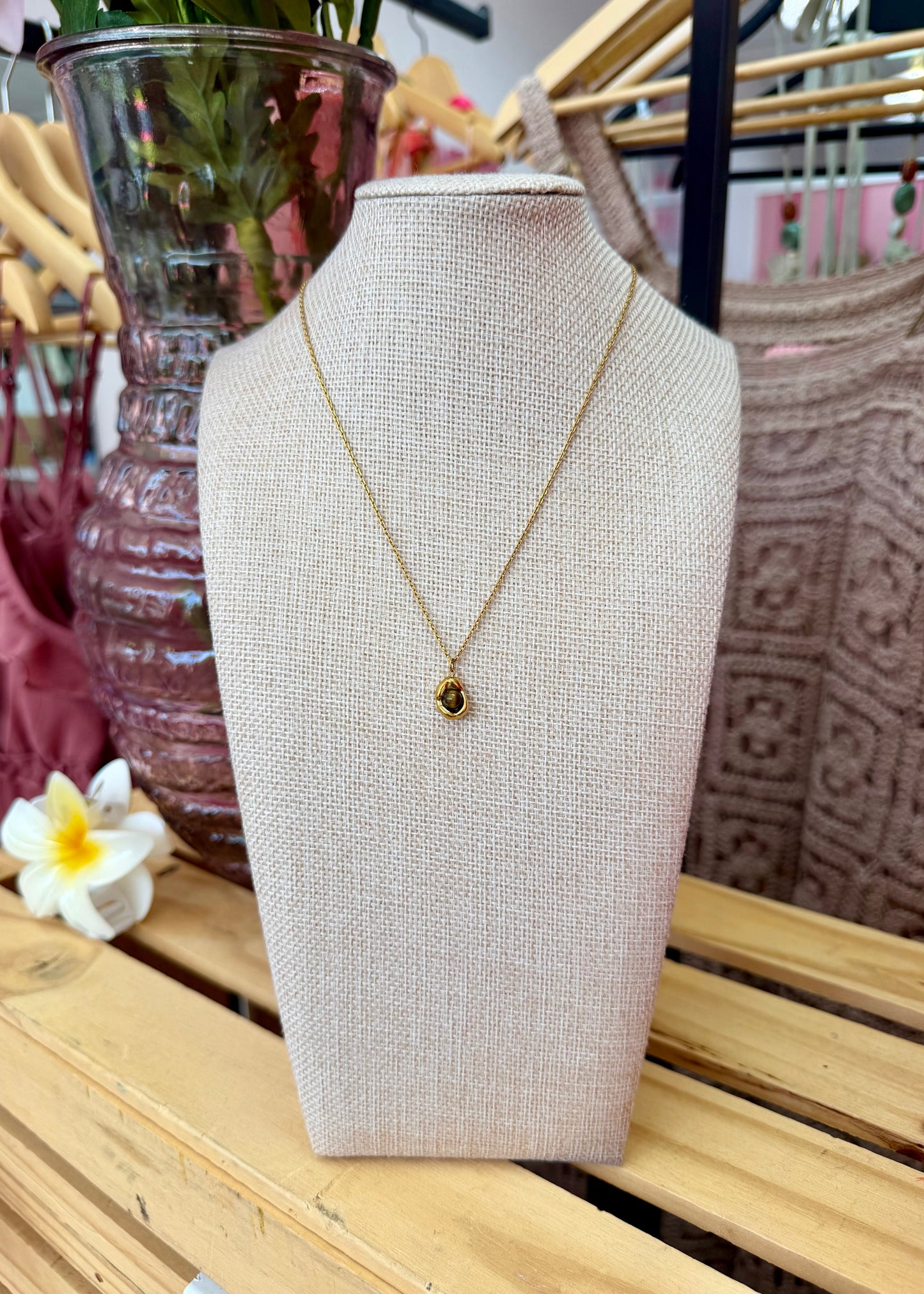 The Mae Pendant Necklace