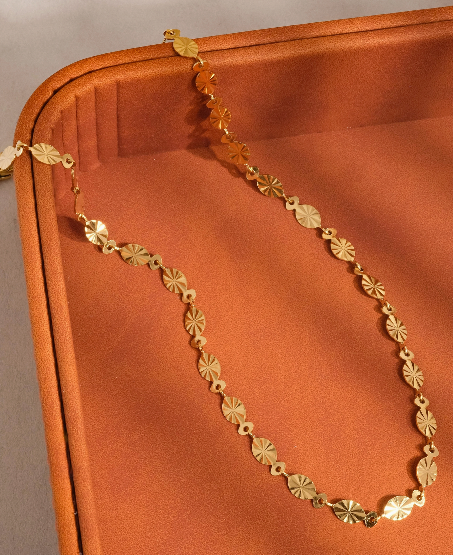 Golden Aura Oval Chain Necklace