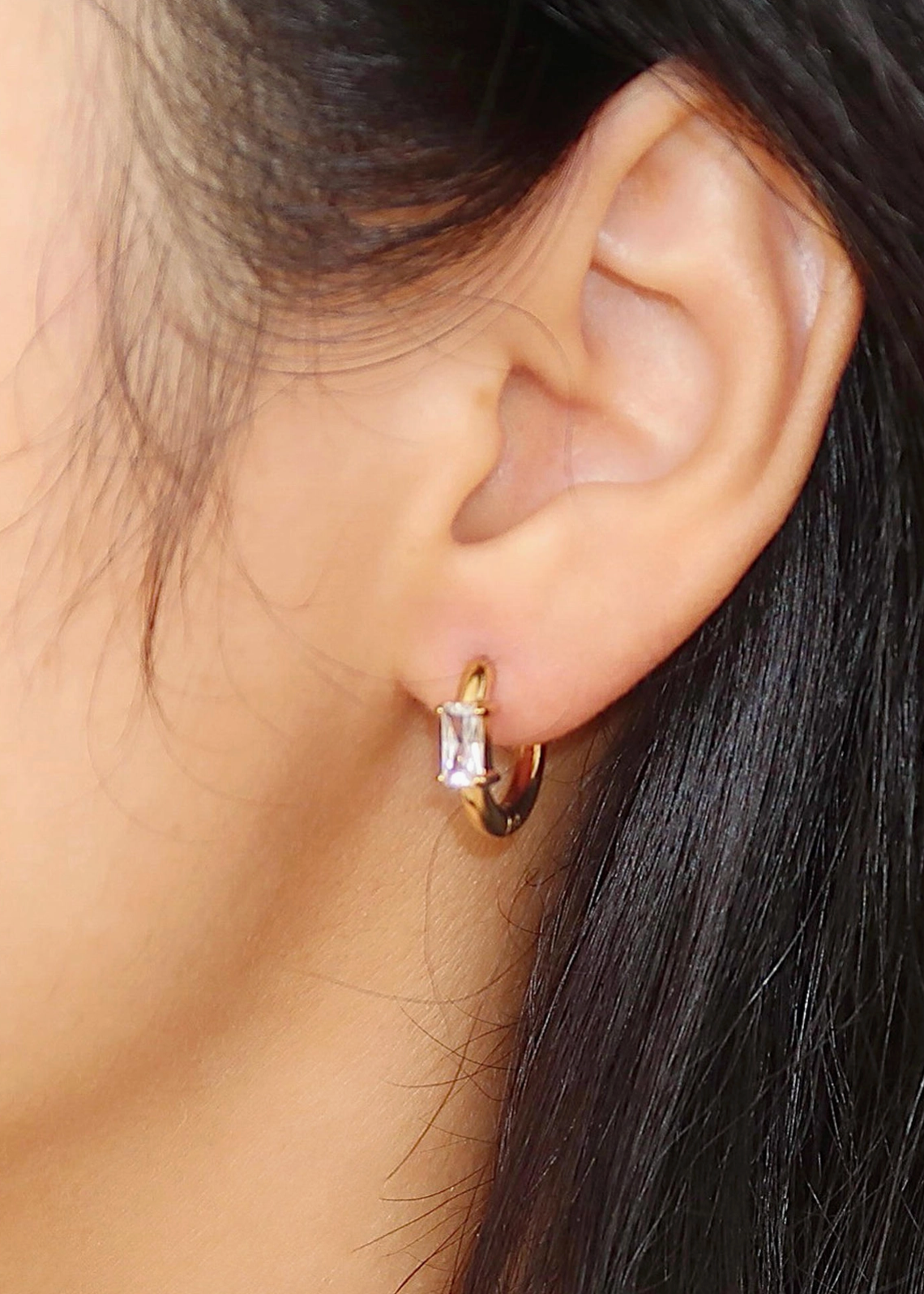 Adhara Huggie Earring